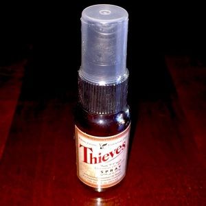 Young Living Essential Oil Blend Thieves Spray